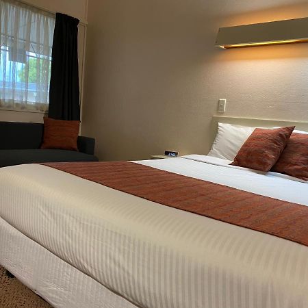 Ben Hall Motor Inn Forbes Exteriör bild