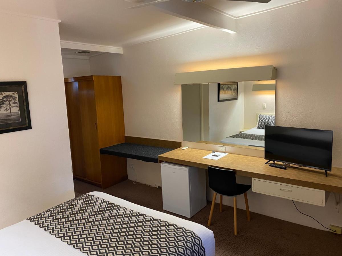 Ben Hall Motor Inn Forbes Exteriör bild