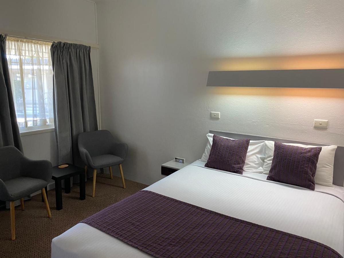 Ben Hall Motor Inn Forbes Exteriör bild